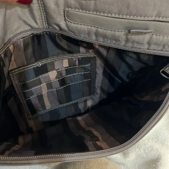 NWOT Lug canopy crossbody in grey with black embroidery - Picture 5 of 5